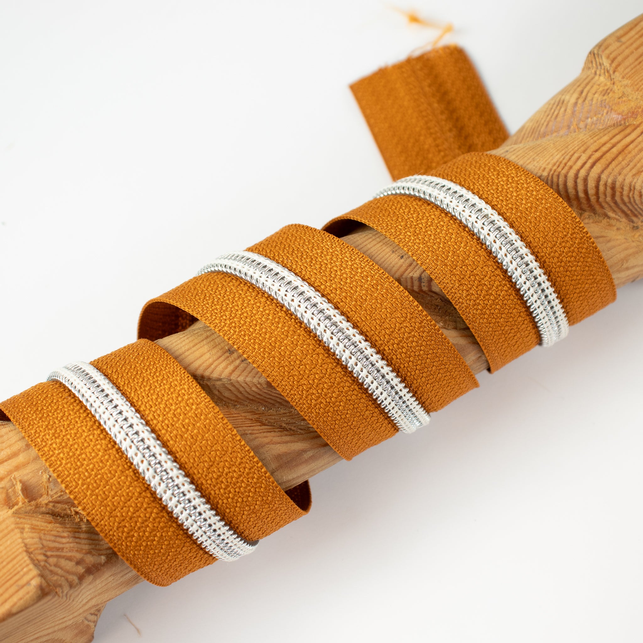 Reißverschluss „Pumpkin Spice“ – ZipperZoo, metallisierte Kunststoff-Schiene, Meterware ab 0,1 m