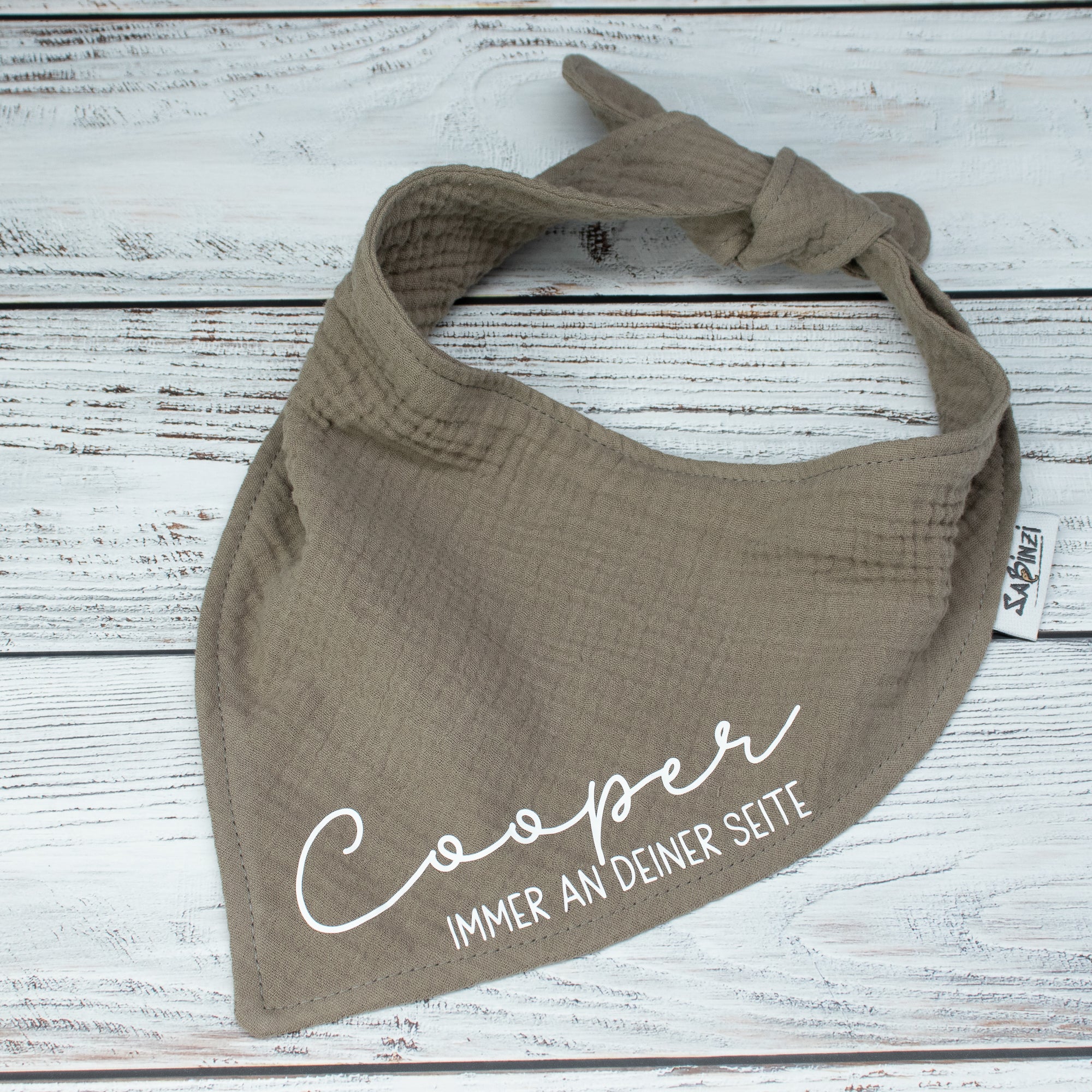 Personalisierbares Hundehalstuch mit Name & Spruch – 8 Farben