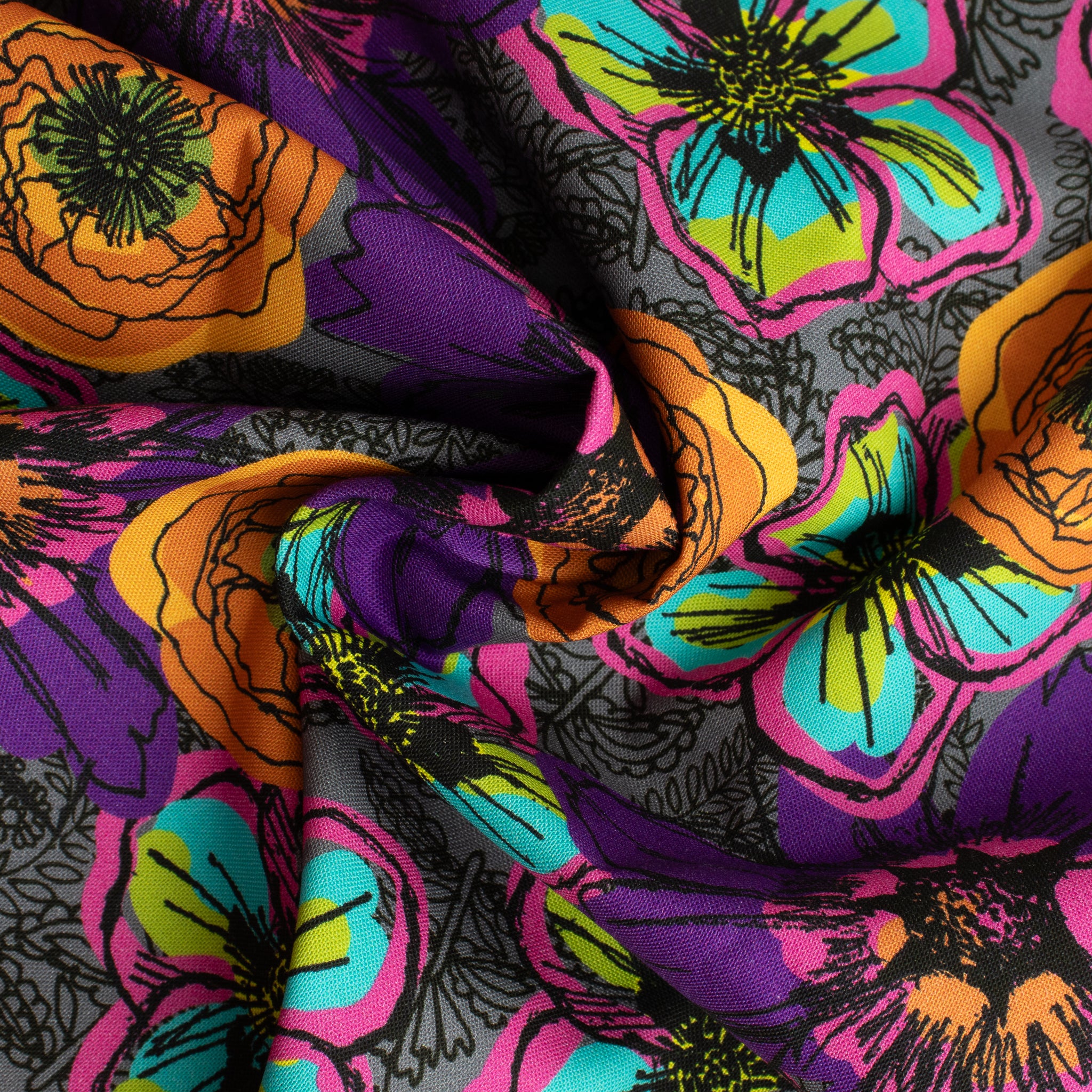 Windham Fabrics – Flower Fields Charcoal aus der Serie Winding Road von Natalie Barnes