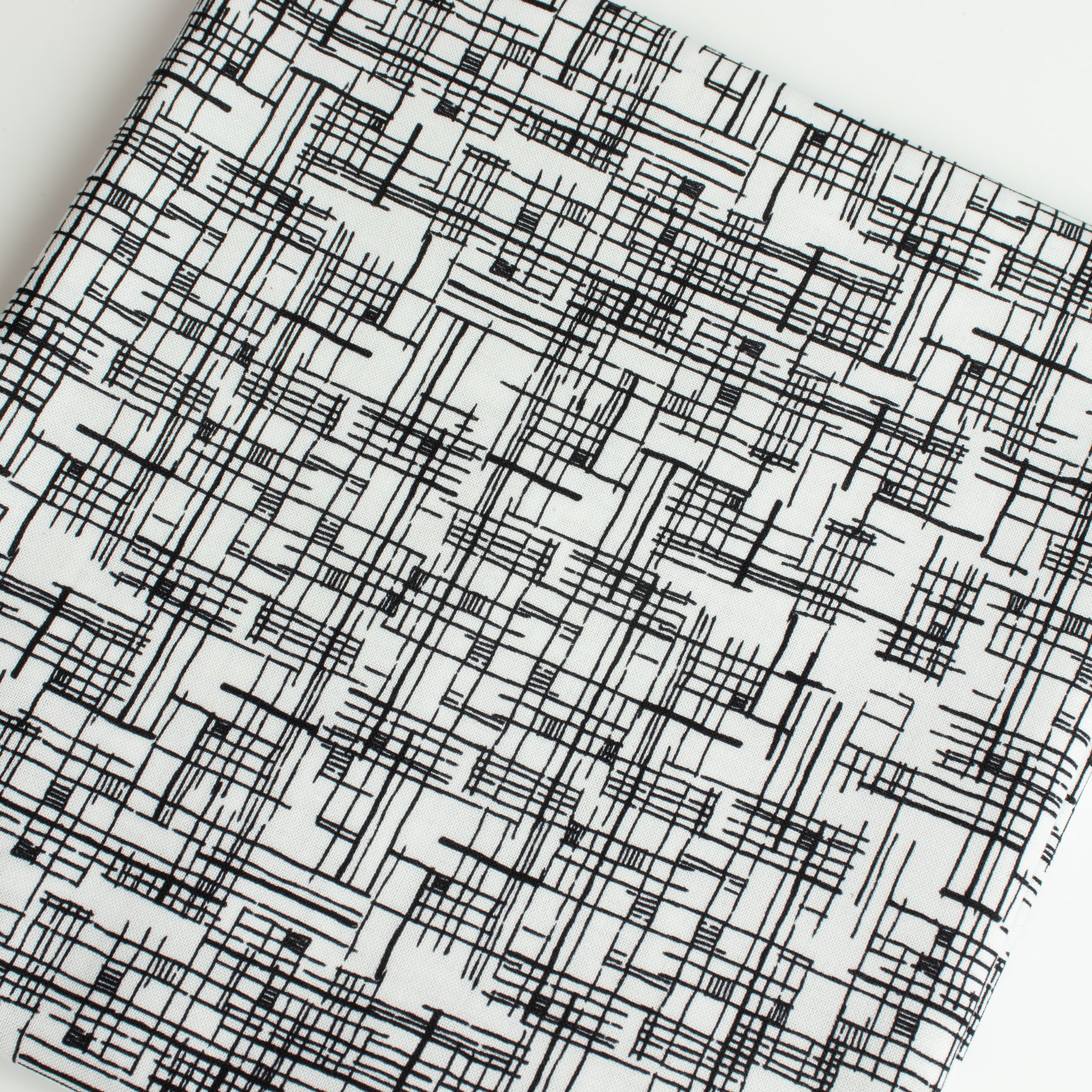 Windham Fabrics – Map White/Black aus der Serie Winding Road von Natalie Barnes - Sabinzi - Aus Stoffliebe wird Lieblingsstück