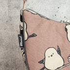 Bananentasche „WUNDERBAR“ – Halbmondtasche mit Kokka Simply Animal Birds