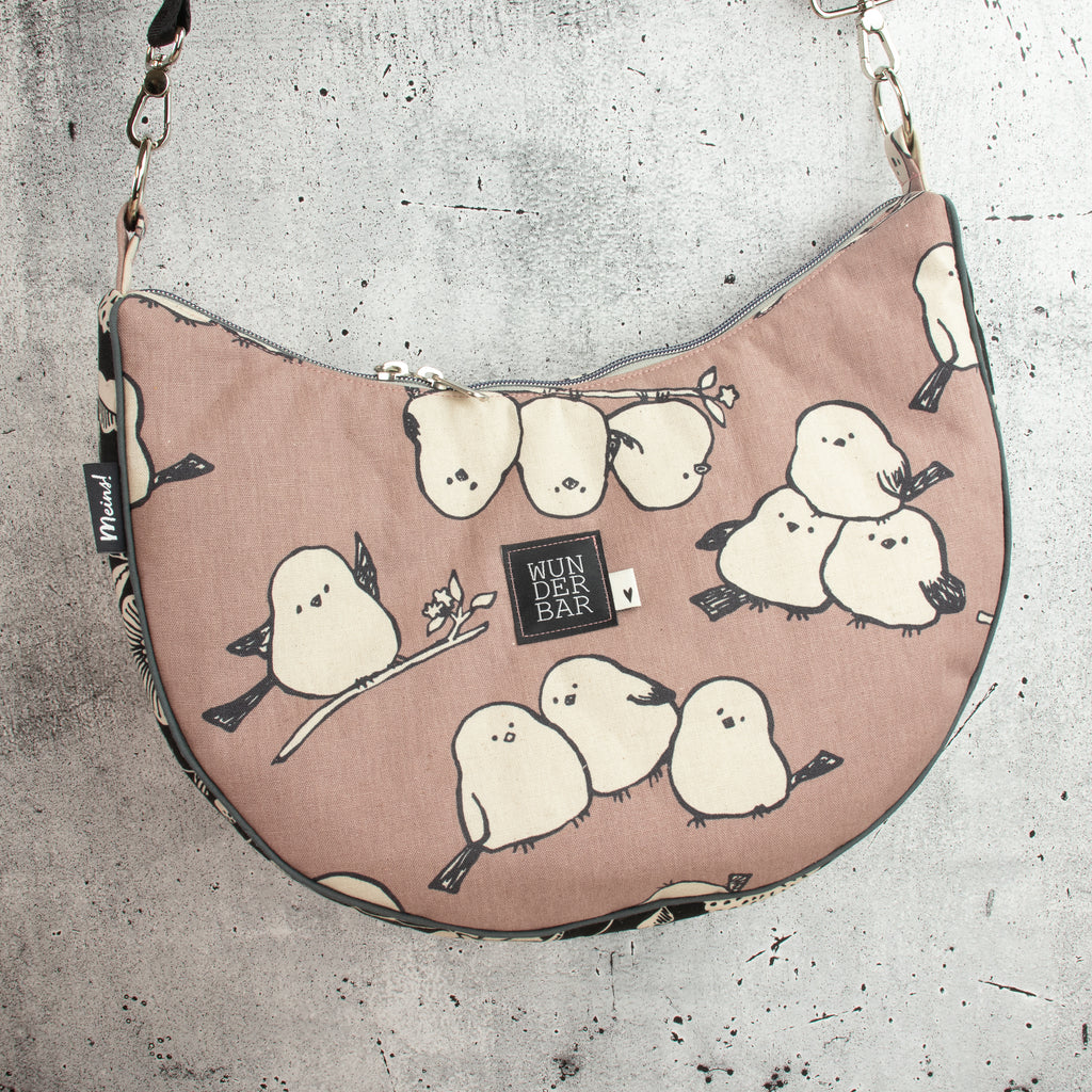 Bananentasche „WUNDERBAR“ – Halbmondtasche mit Kokka Simply Animal Birds