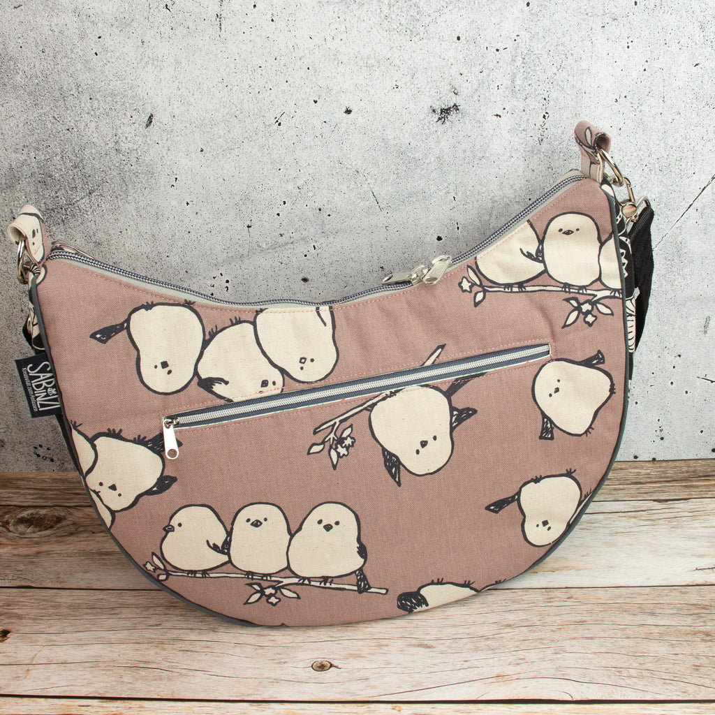 Bananentasche „WUNDERBAR“ – Halbmondtasche mit Kokka Simply Animal Birds