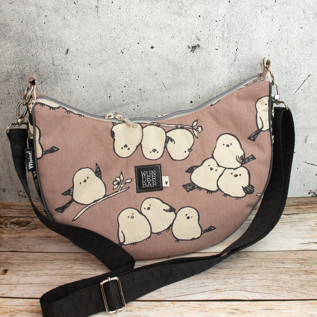 Bananentasche „WUNDERBAR“ – Halbmondtasche mit Kokka Simply Animal Birds