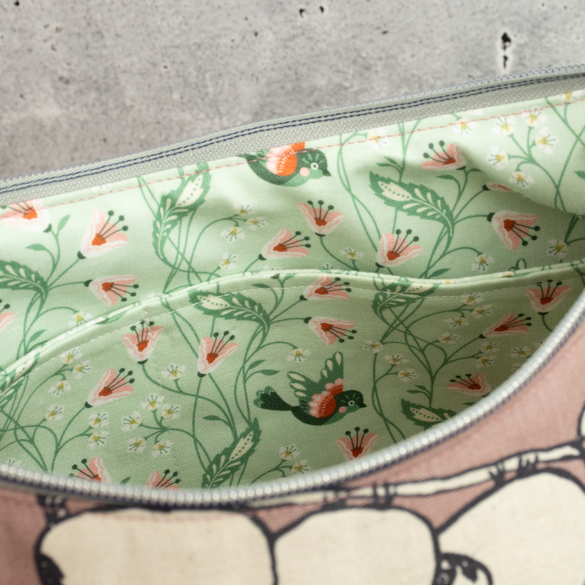 Bananentasche „WUNDERBAR“ – Halbmondtasche mit Kokka Simply Animal Birds