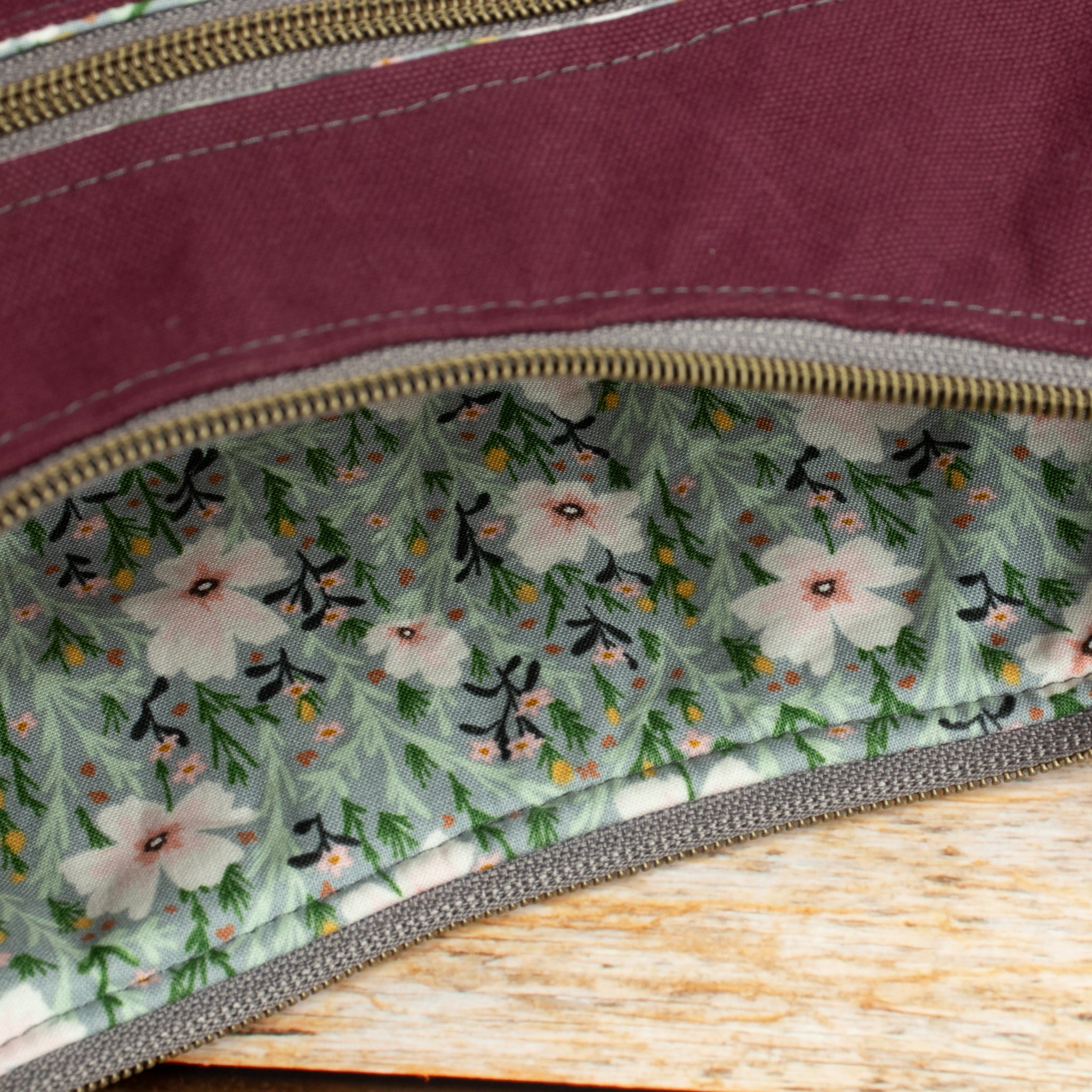 Bananentasche aus Heavy Canvas – Halbmondtasche in Mustard, Mulberry & Green Khaki