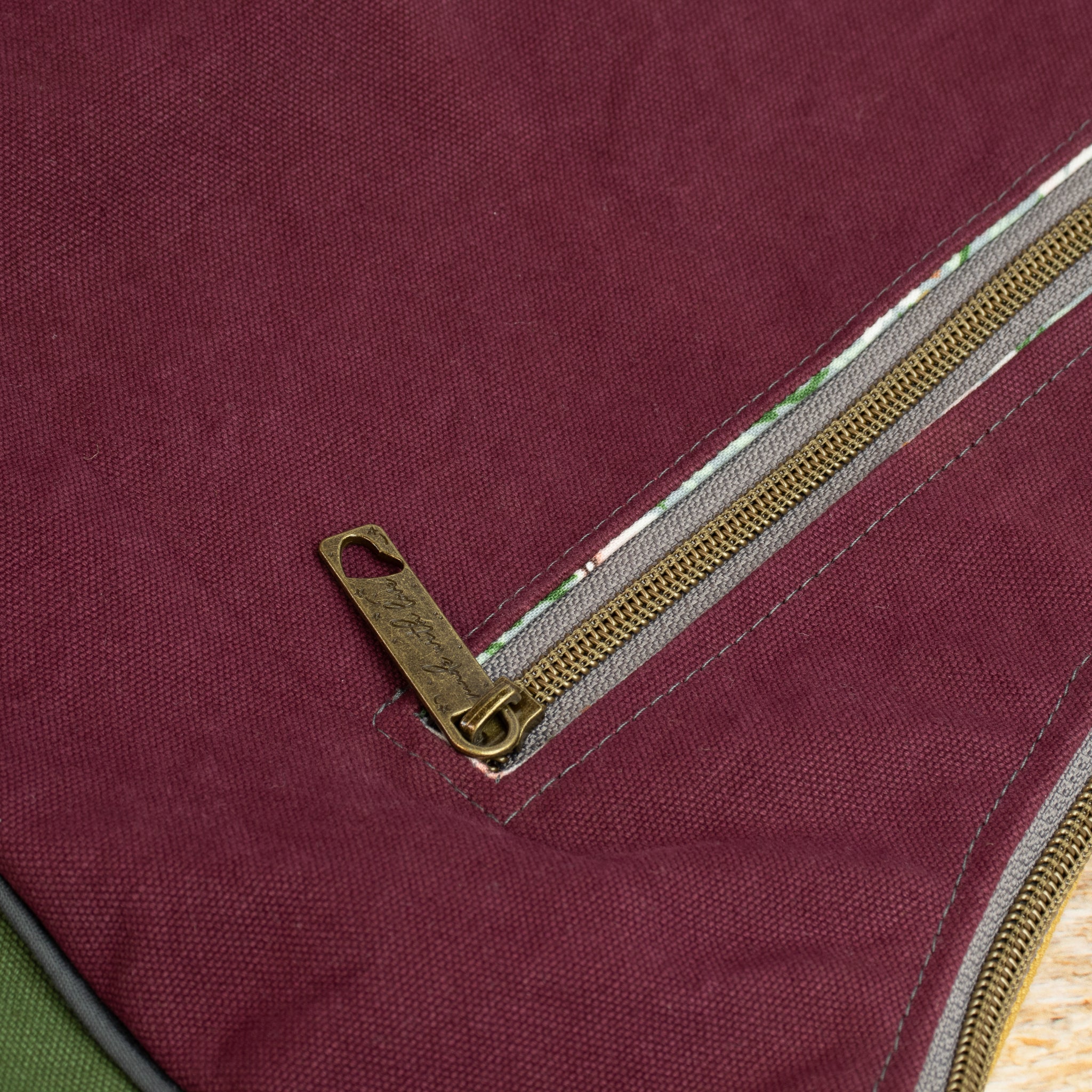 Bananentasche aus Heavy Canvas – Halbmondtasche in Mustard, Mulberry & Green Khaki