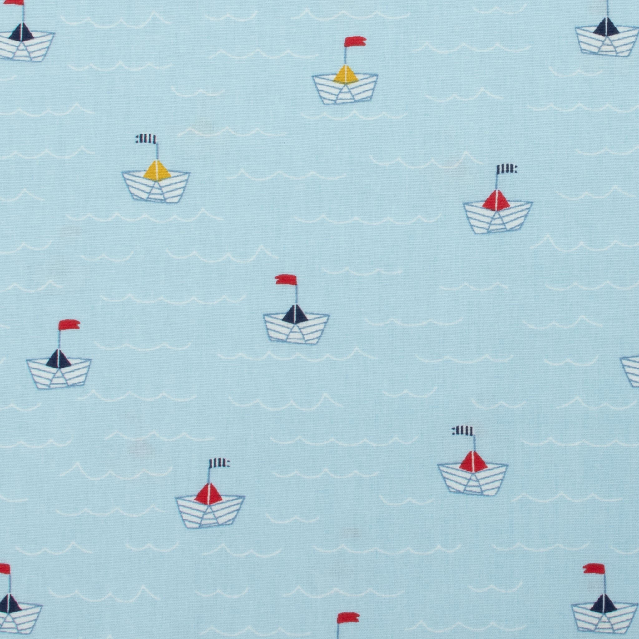 Baumwollstoff Boote auf Hellblau – maritimes Kindermotiv