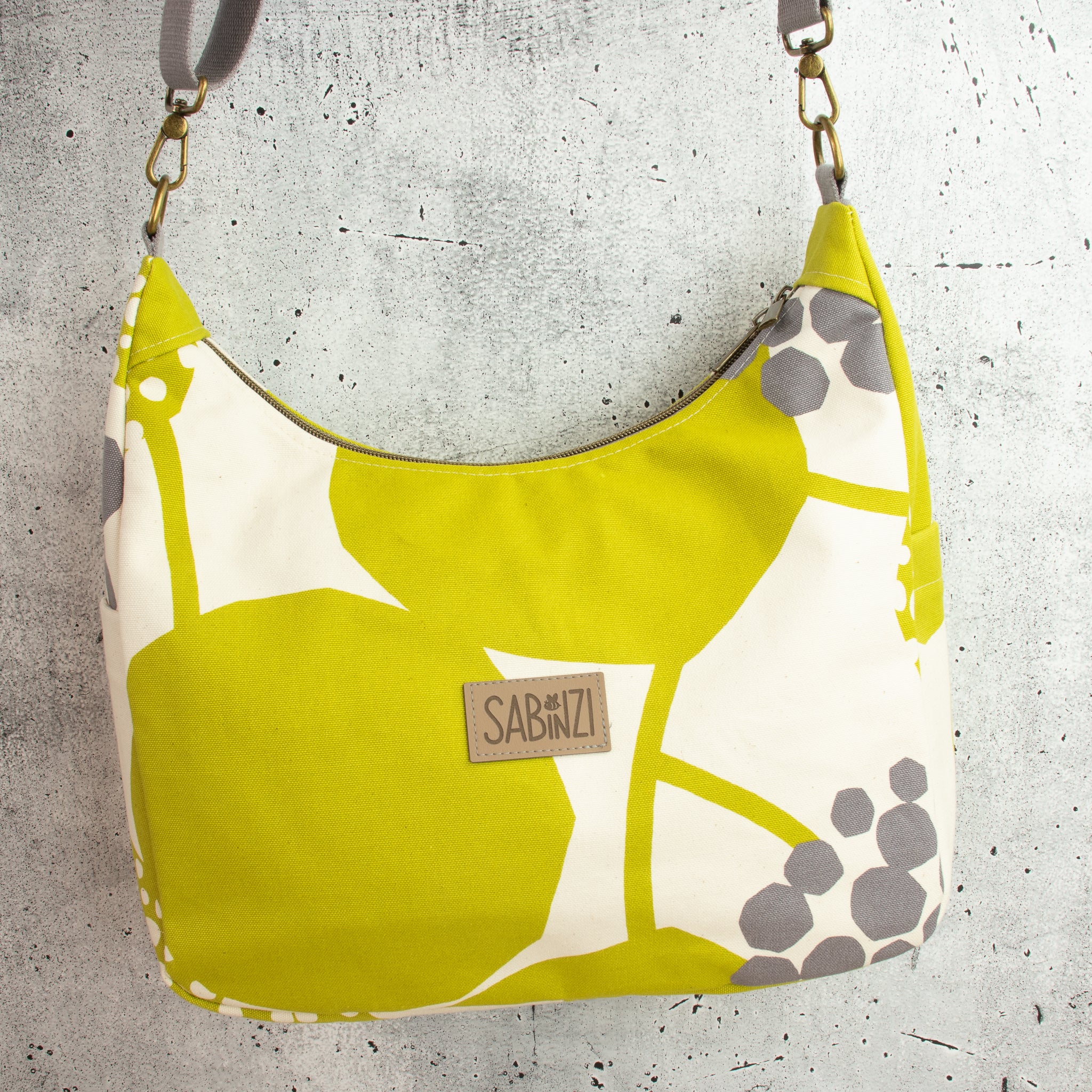 Bohara Bag M aus echino Heavy Canvas „Crop Lime“ – handgenähte Schultertasche mit Reißverschluss