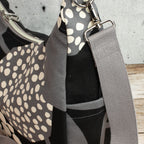 Bohara Bag M aus echino Heavy Canvas „Crop“ Schwarz/Grau – handgenähte Schultertasche