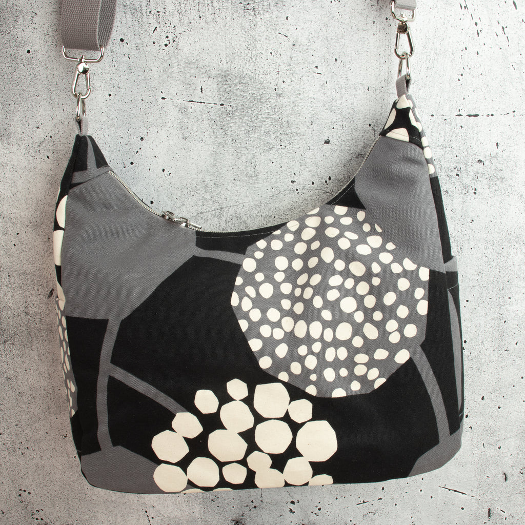 Bohara Bag M aus echino Heavy Canvas „Crop“ Schwarz/Grau – handgenähte Schultertasche