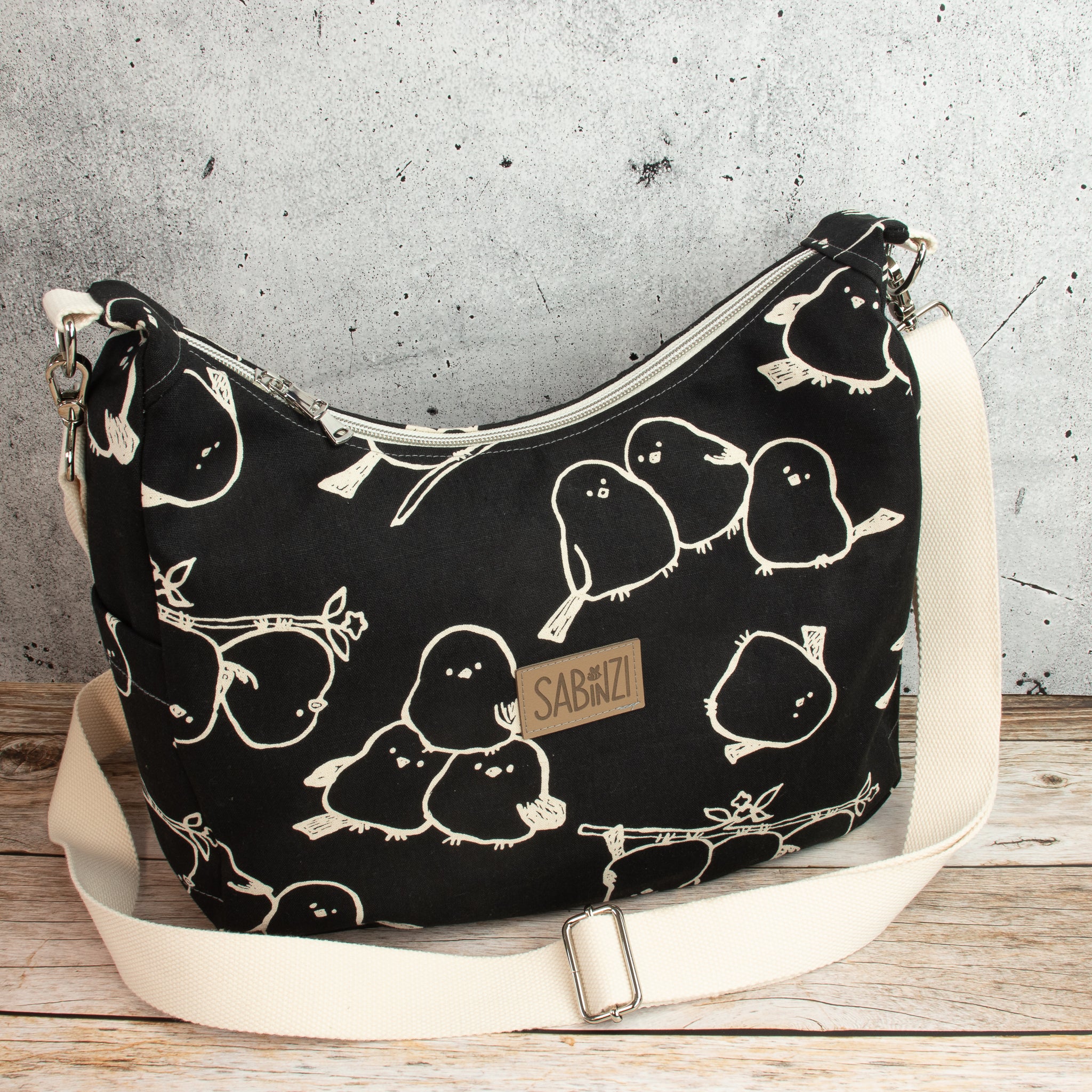 Bohara Bag M aus Kokka Canvas „Simply Animal Birds“ Schwarz – handgenähte Schultertasche