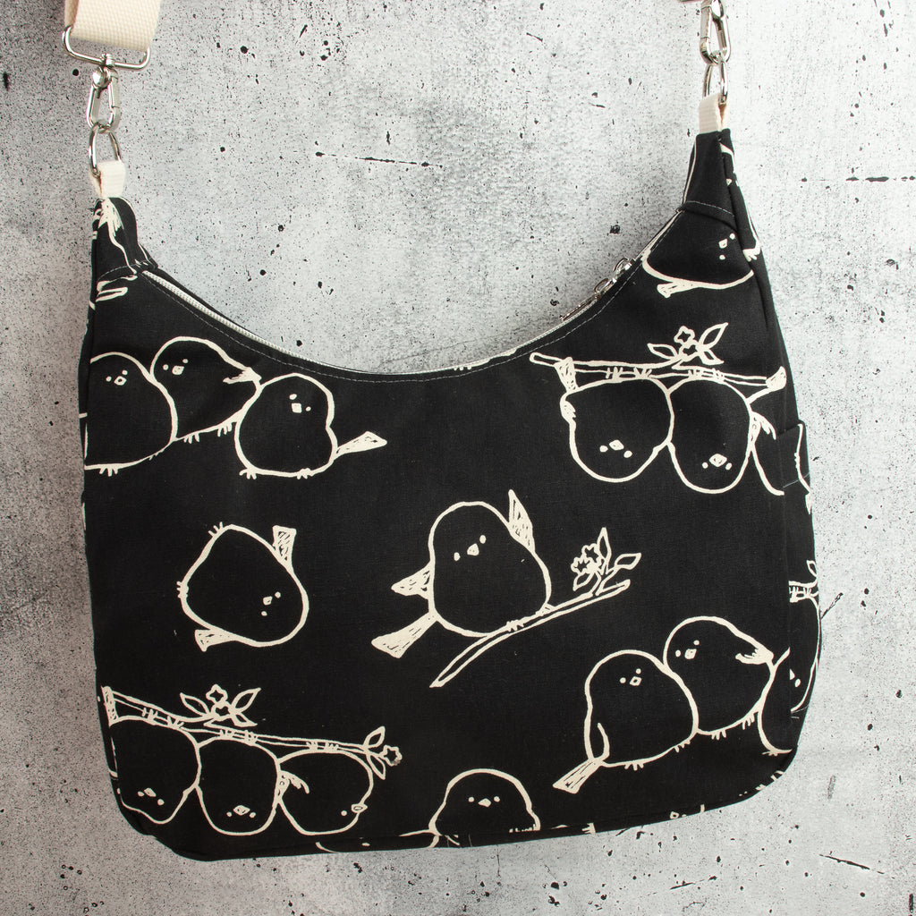Bohara Bag M aus Kokka Canvas „Simply Animal Birds“ Schwarz – handgenähte Schultertasche