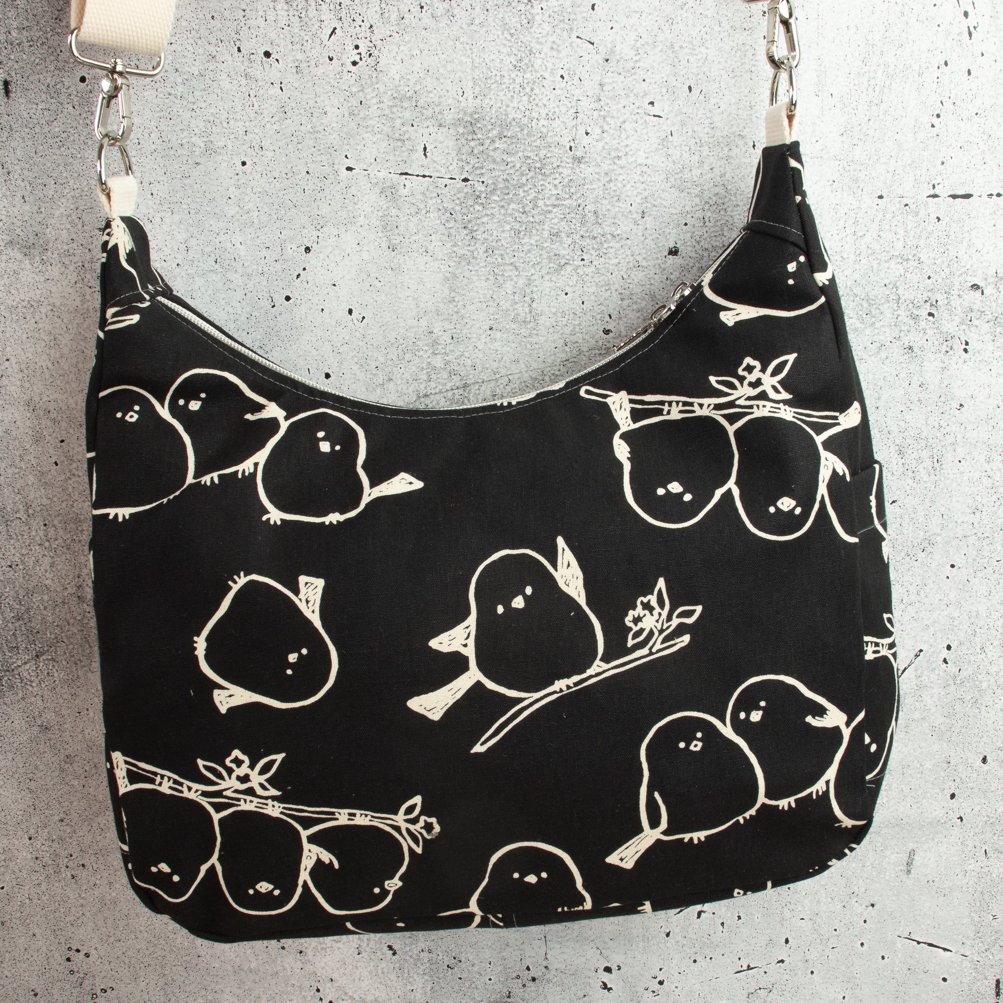 Bohara Bag M aus Kokka Canvas „Simply Animal Birds“ Schwarz – handgenähte Schultertasche
