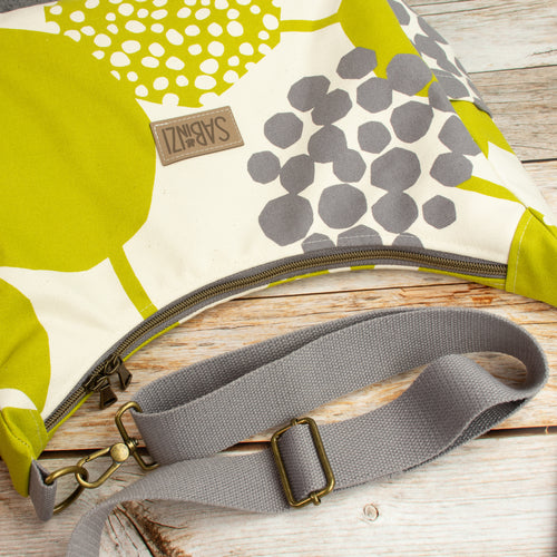 Bohara Bag M aus echino Heavy Canvas „Crop Lime“ – handgenähte Schultertasche