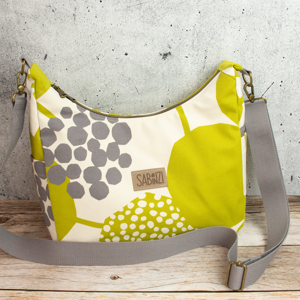Bohara Bag M aus echino Heavy Canvas „Crop Lime“ – handgenähte Schultertasche