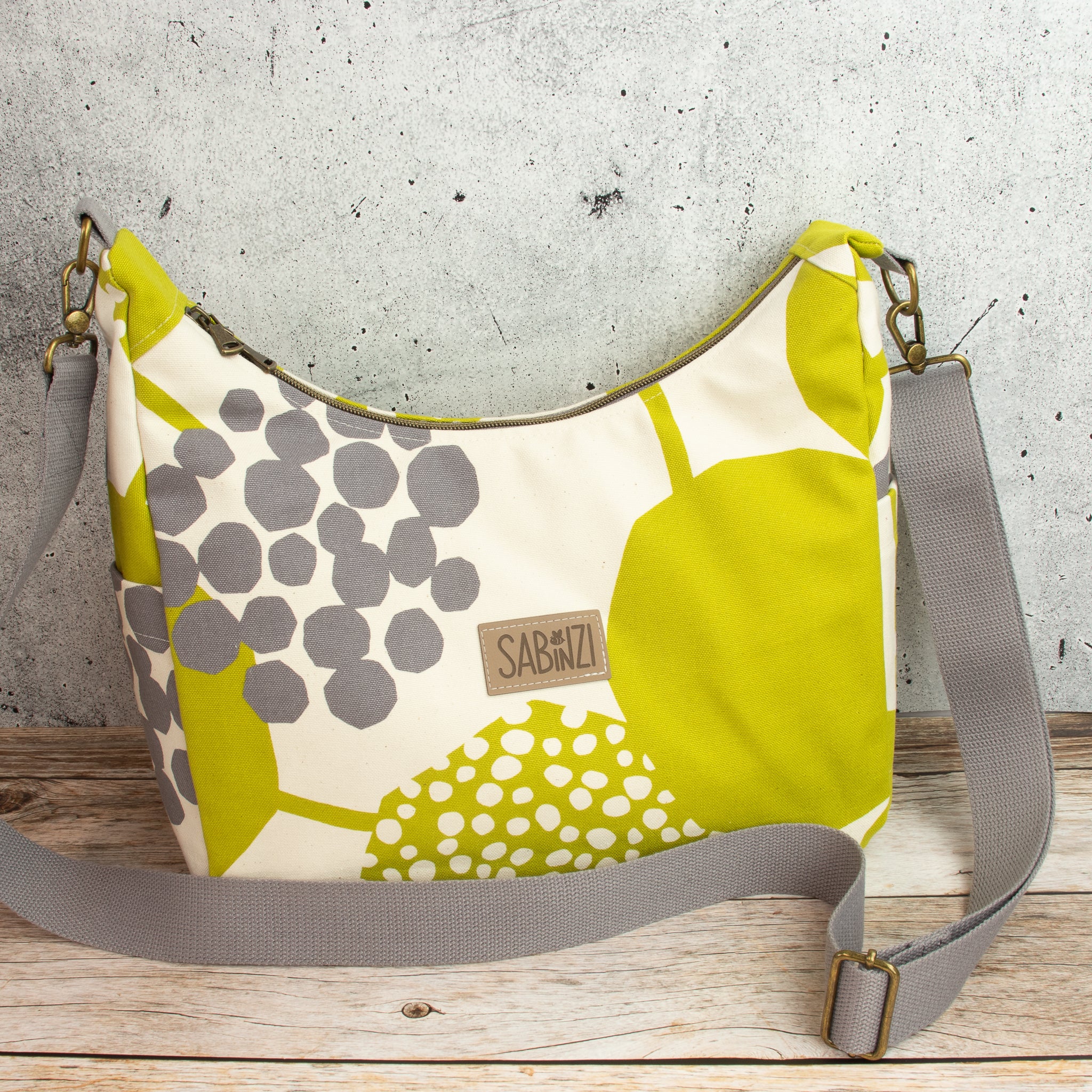 Bohara Bag M aus echino Heavy Canvas „Crop Lime“ – handgenähte Schultertasche