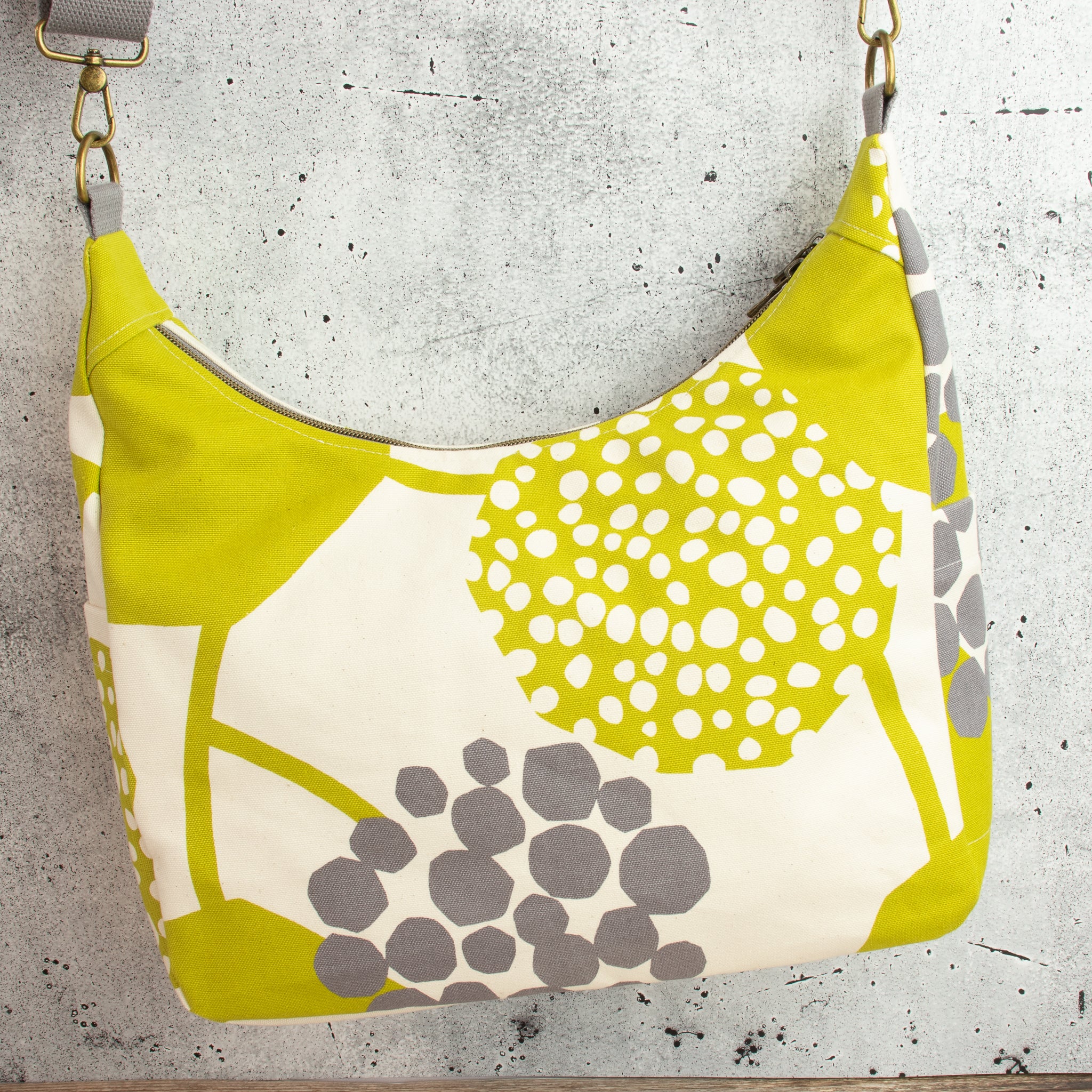 Bohara Bag M aus echino Heavy Canvas „Crop Lime“ – handgenähte Schultertasche