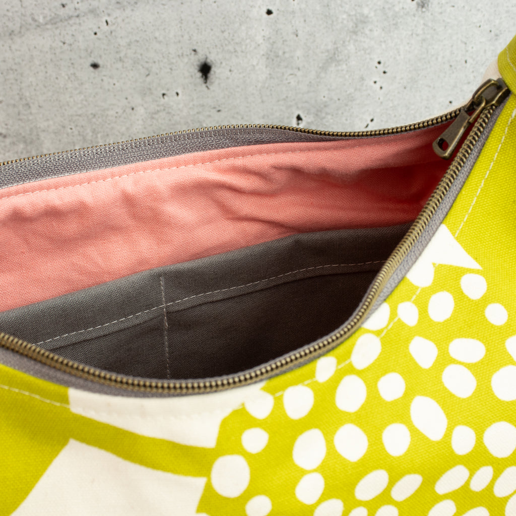Bohara Bag M aus echino Heavy Canvas „Crop Lime“ – handgenähte Schultertasche