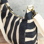 Bohara Bag M aus echino Canvas „Sway Navy“ – handgenähte Schultertasche
