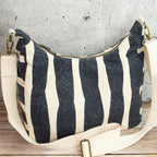 Bohara Bag M aus echino Canvas „Sway Navy“ – handgenähte Schultertasche