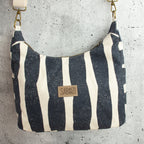 Bohara Bag M aus echino Canvas „Sway Navy“ – handgenähte Schultertasche