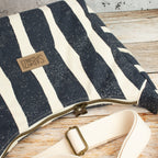 Bohara Bag M aus echino Canvas „Sway Navy“ – handgenähte Schultertasche
