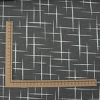 Dekostoff Dunkelgrau mit weißem Linienmuster – 100 % Polyester, ca. 140 cm breit