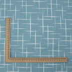 Dekostoff Hellblau mit weißem Linienmuster