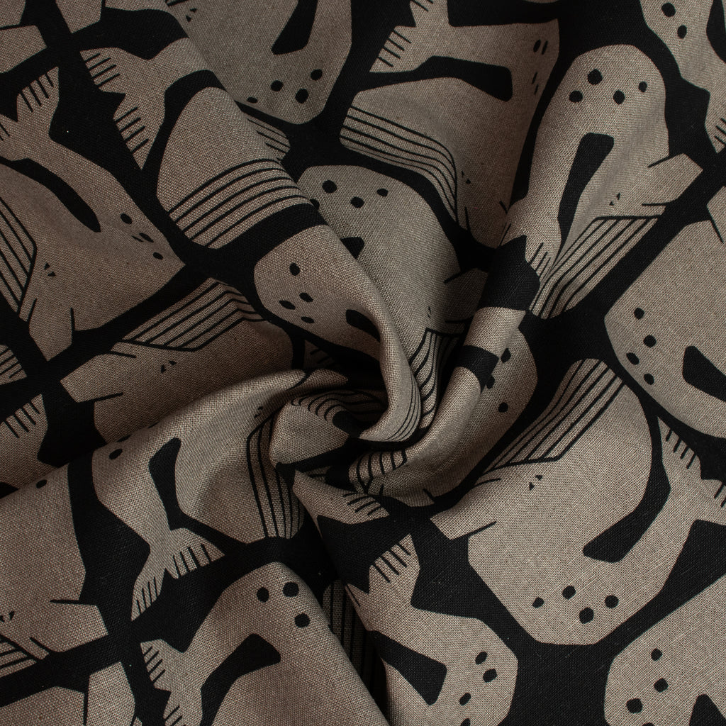 By the Seaside 2 Canvas Grumpy Whale Black Unbleached – Cotton + Steel x Loes van Oosten - Sabinzi - Aus Stoffliebe wird Lieblingsstück