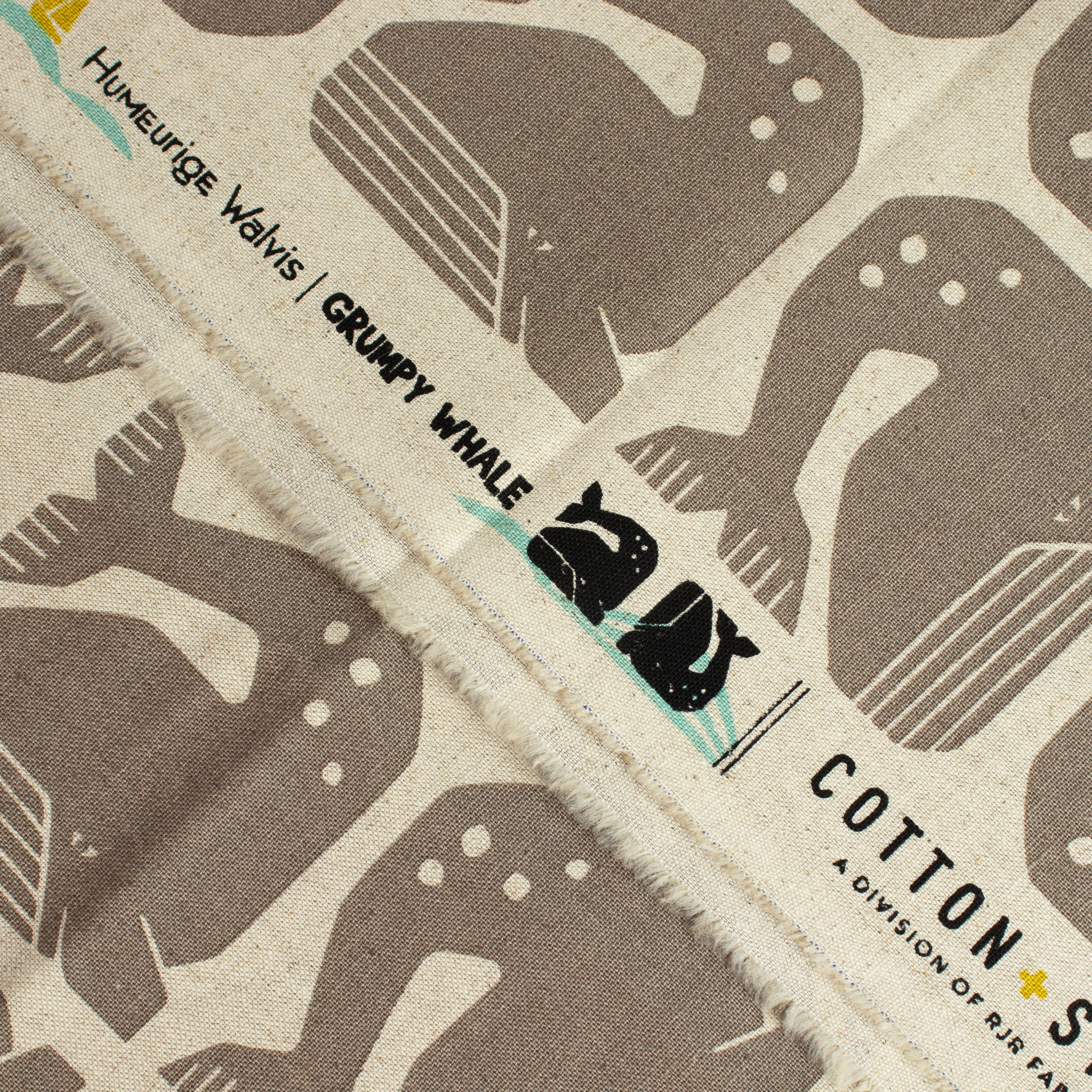 By the Seaside 2 Canvas Grumpy Whale Dark Grey unbleached – Cotton + Steel x Loes van Oosten