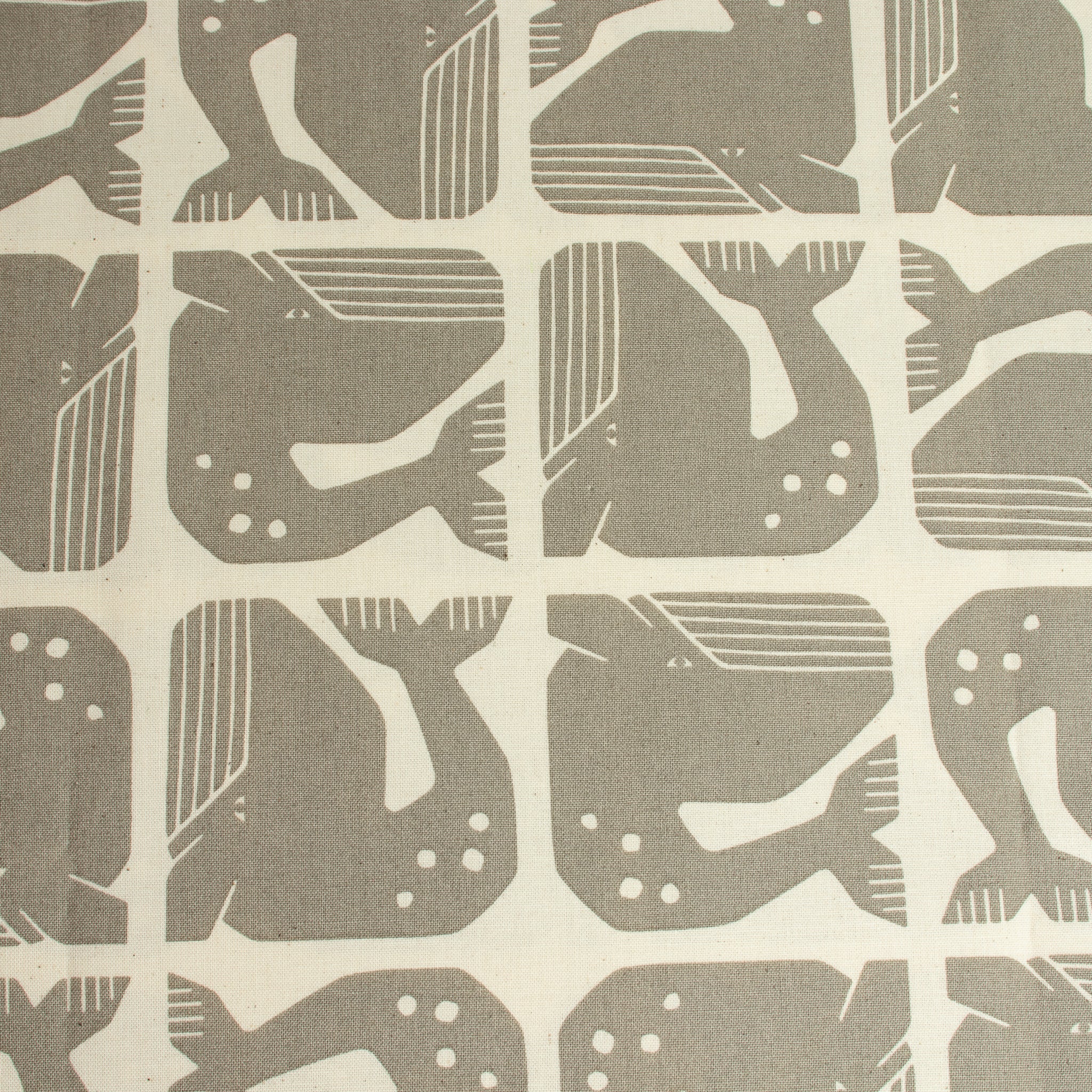 By the Seaside 2 Baumwollstoff „Grumpy Whale Grey Unbleached“ – Cotton + Steel x Loes van Oosten