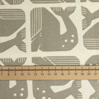 By the Seaside 2 Baumwollstoff „Grumpy Whale Grey Unbleached“ – Cotton + Steel x Loes van Oosten - Sabinzi - Aus Stoffliebe wird Lieblingsstück
