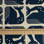 By the Seaside 2 Canvas Grumpy Whale Navy unbleached – Cotton + Steel x Loes van Oosten - Sabinzi - Aus Stoffliebe wird Lieblingsstück