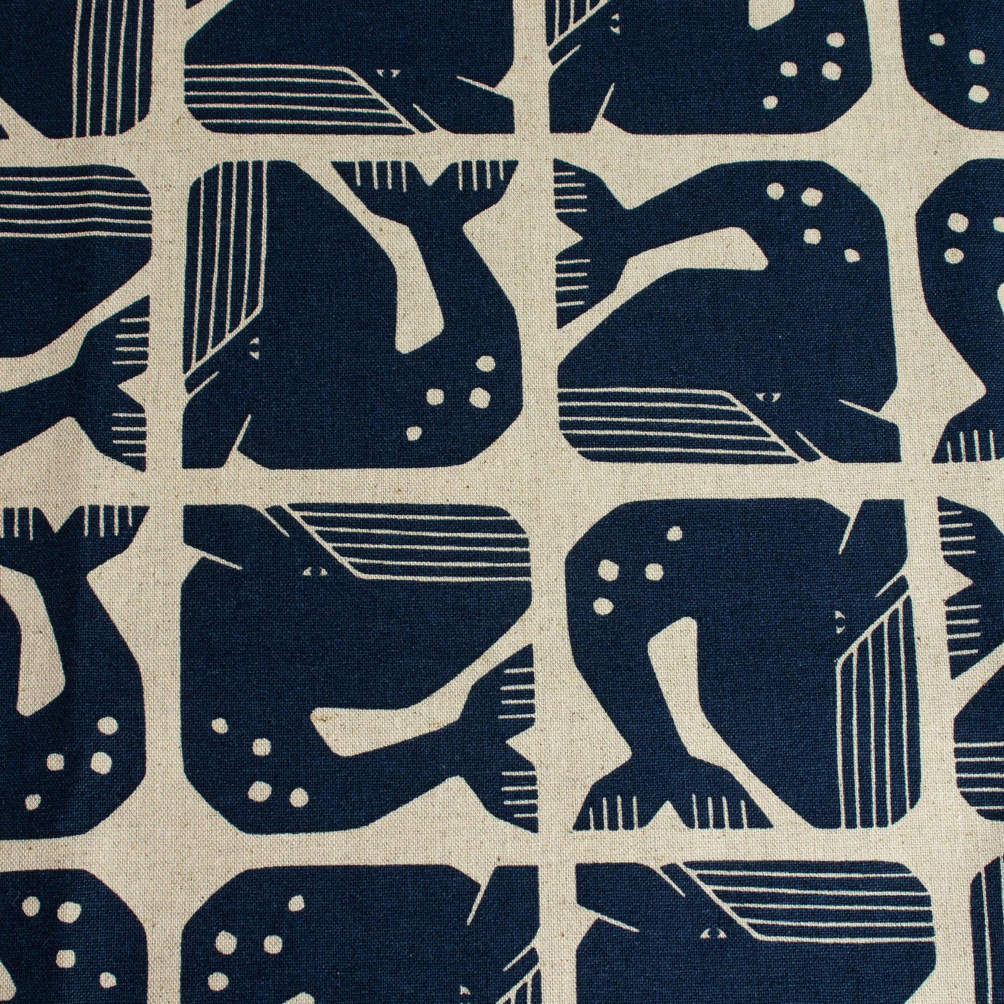 By the Seaside 2 Canvas Grumpy Whale Navy unbleached – Cotton + Steel x Loes van Oosten