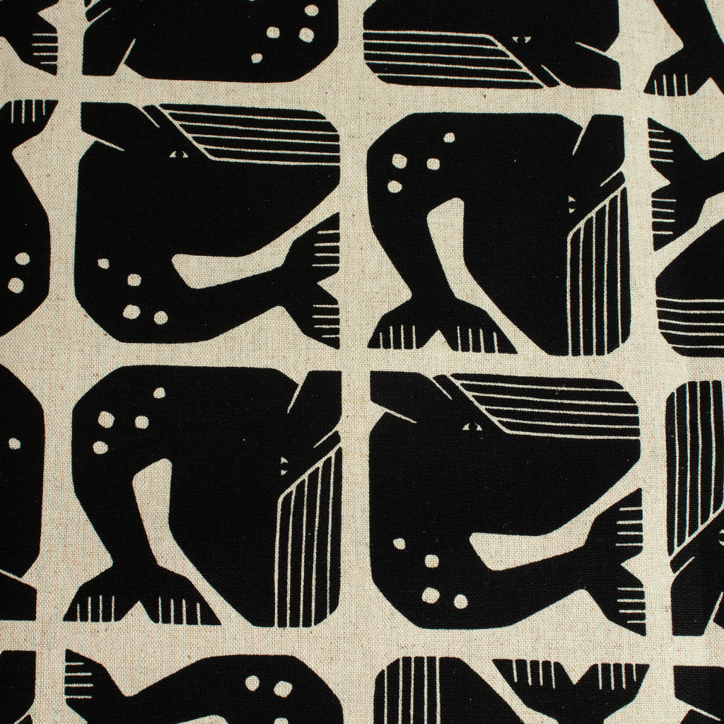 By the Seaside 2 Canvas „Grumpy Whale Night Sky Unbleached“ – Cotton + Steel x Loes van Oosten - Sabinzi - Aus Stoffliebe wird Lieblingsstück