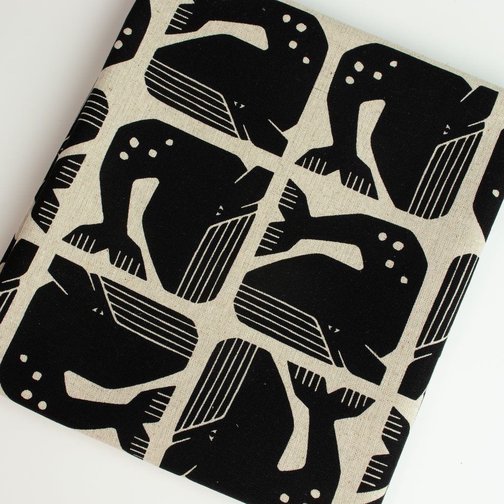 By the Seaside 2 Canvas „Grumpy Whale Night Sky Unbleached“ – Cotton + Steel x Loes van Oosten - Sabinzi - Aus Stoffliebe wird Lieblingsstück