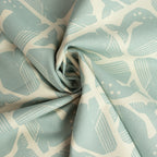 By the Seaside 2 Baumwollstoff „Grumpy Whale Sky Blue Unbleached“ – Cotton + Steel x Loes van Oosten - Sabinzi - Aus Stoffliebe wird Lieblingsstück