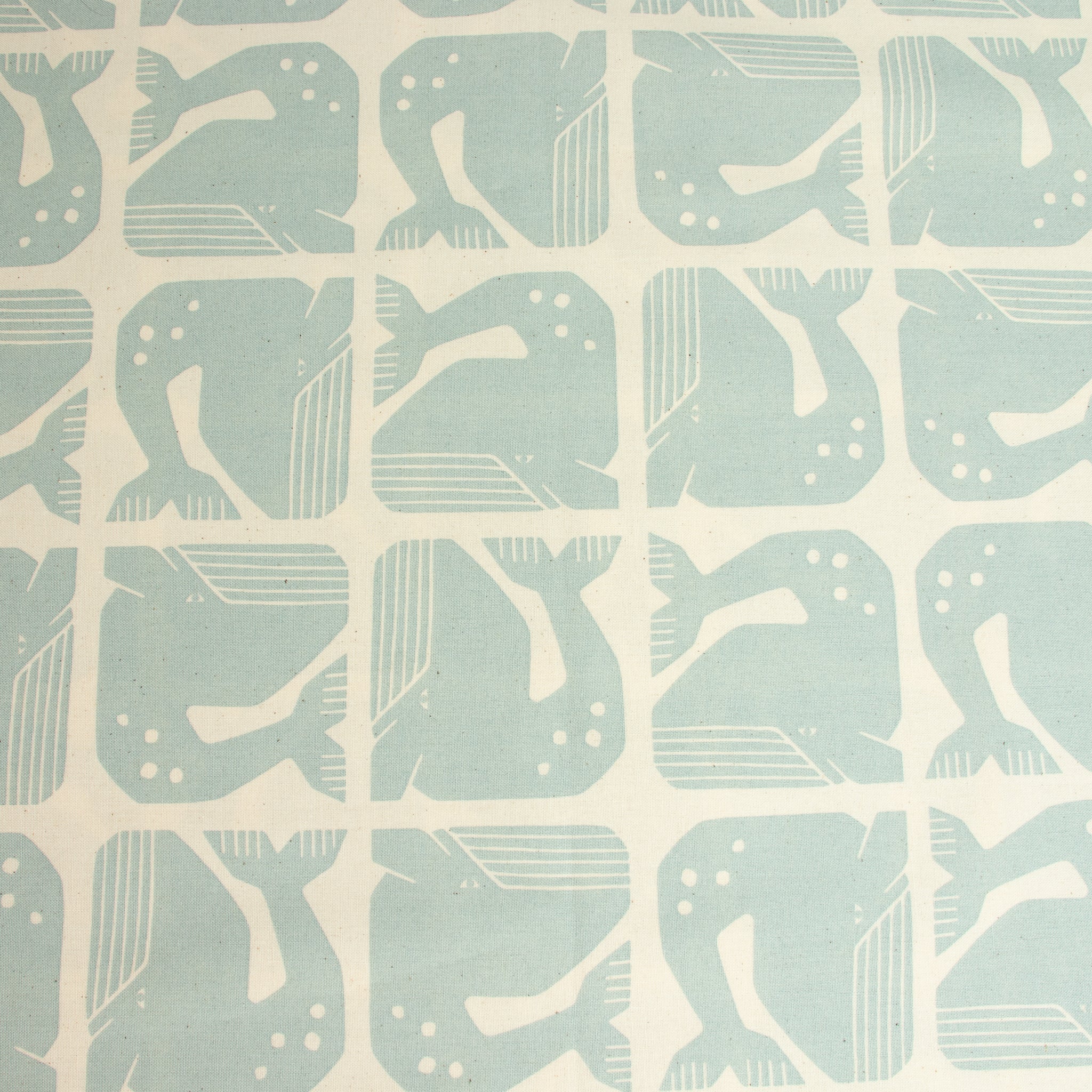 By the Seaside 2 Baumwollstoff „Grumpy Whale Sky Blue Unbleached“ – Cotton + Steel x Loes van Oosten - Sabinzi - Aus Stoffliebe wird Lieblingsstück