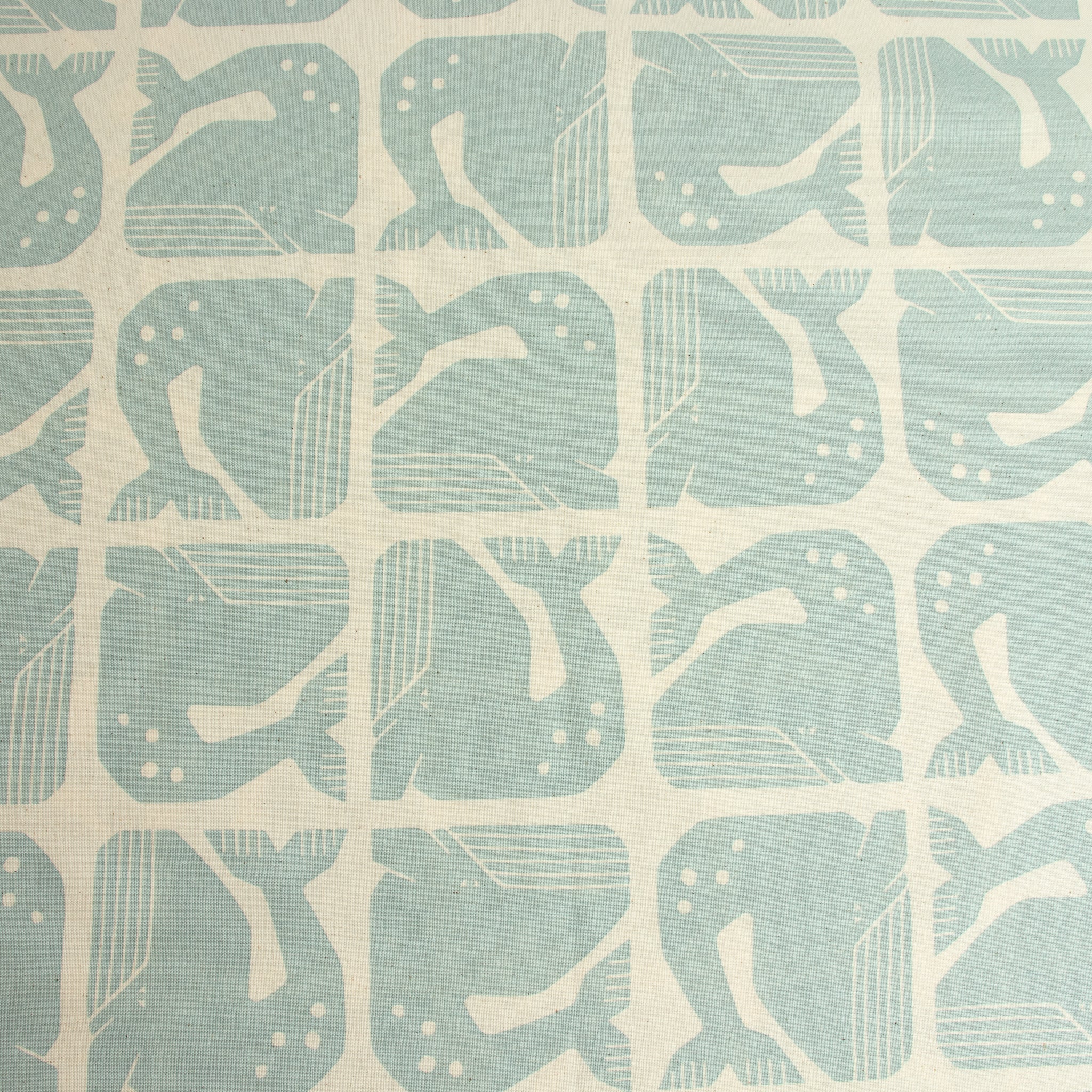 By the Seaside 2 Baumwollstoff „Grumpy Whale Sky Blue Unbleached“ – Cotton + Steel x Loes van Oosten - Sabinzi - Aus Stoffliebe wird Lieblingsstück