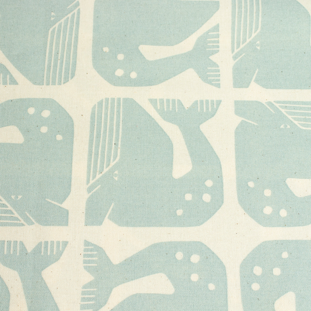 By the Seaside 2 Baumwollstoff „Grumpy Whale Sky Blue Unbleached“ – Cotton + Steel x Loes van Oosten - Sabinzi - Aus Stoffliebe wird Lieblingsstück