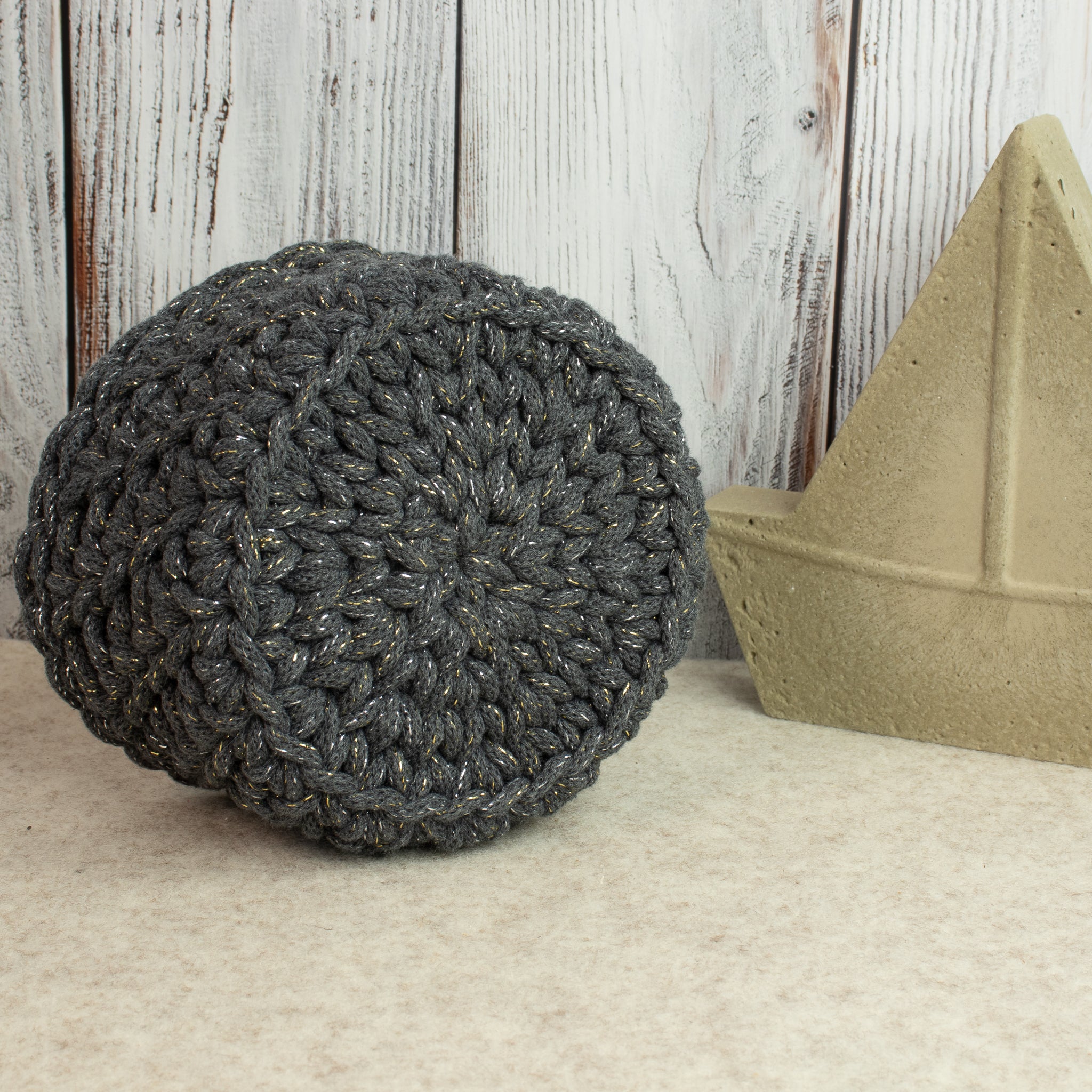 Häkelkorb Gänsefüßchenmuster „Shiny Charcoal“ – Ø ca. 16 cm