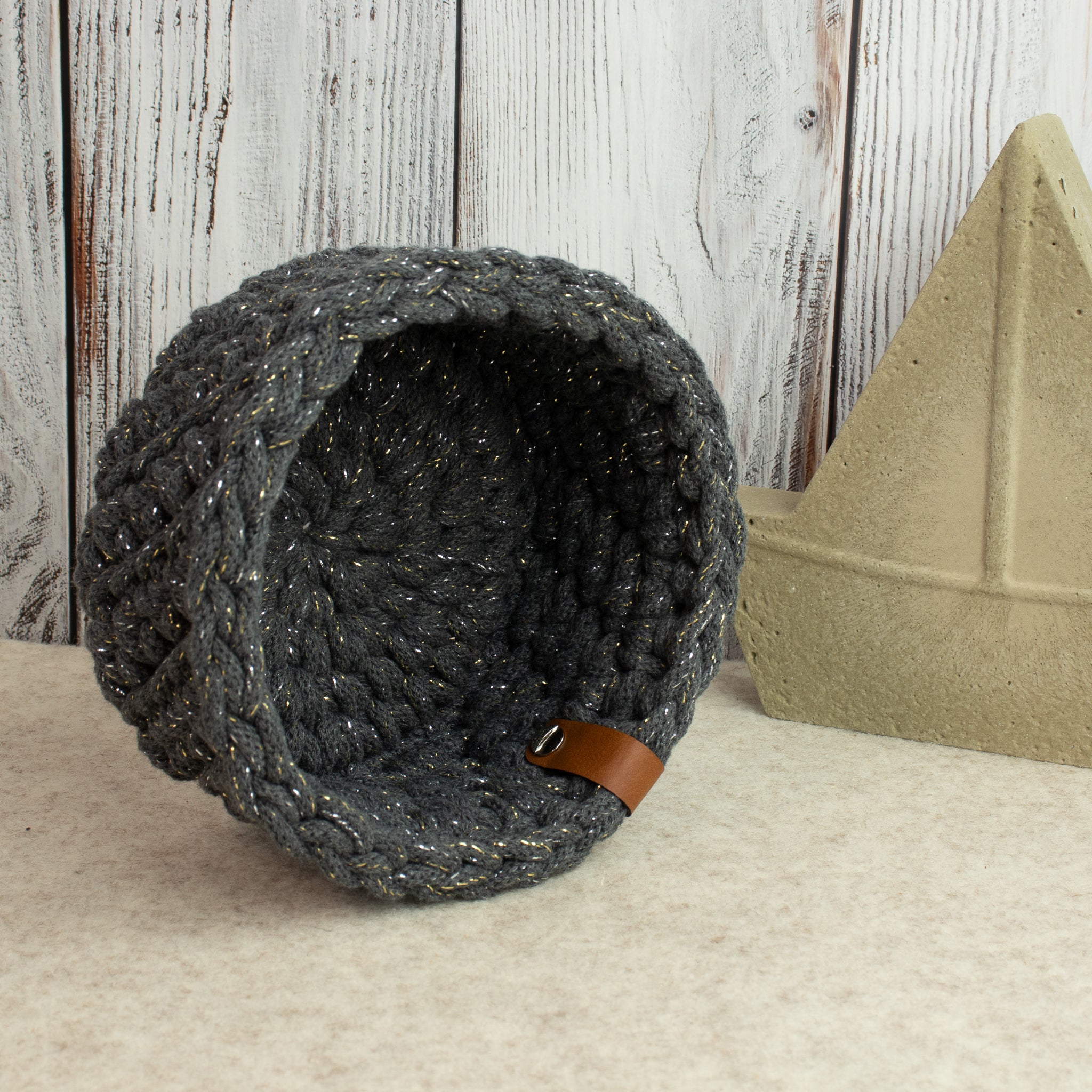 Häkelkorb Gänsefüßchenmuster „Shiny Charcoal“ – Ø ca. 16 cm
