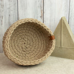 Häkelkorb „Strickstil“ Sand – Ø ca. 18 cm - Sabinzi - Aus Stoffliebe wird Lieblingsstück