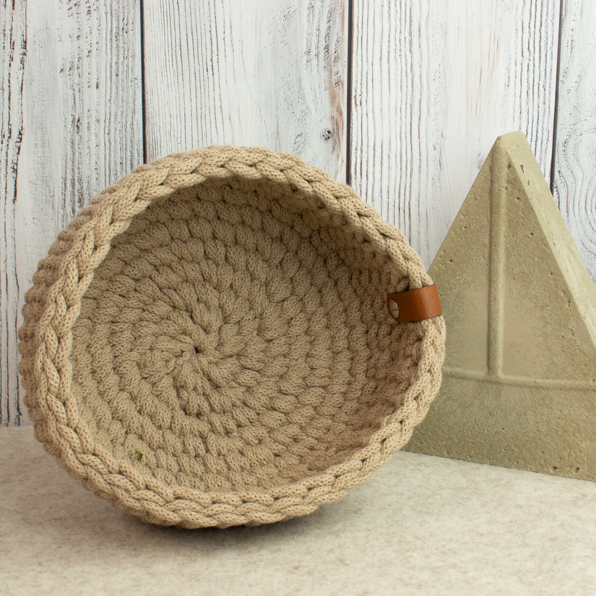 Häkelkorb „Strickstil“ Sand – Ø ca. 18 cm