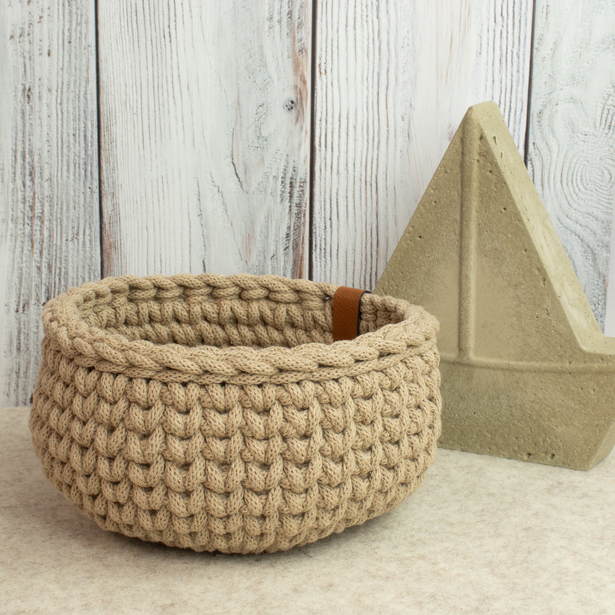 Häkelkorb „Strickstil“ Sand – Ø ca. 18 cm