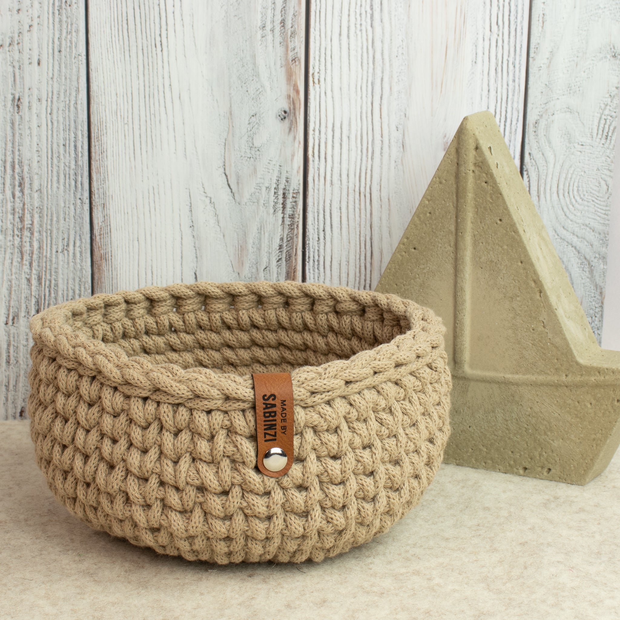 Häkelkorb „Strickstil“ Sand – Ø ca. 18 cm