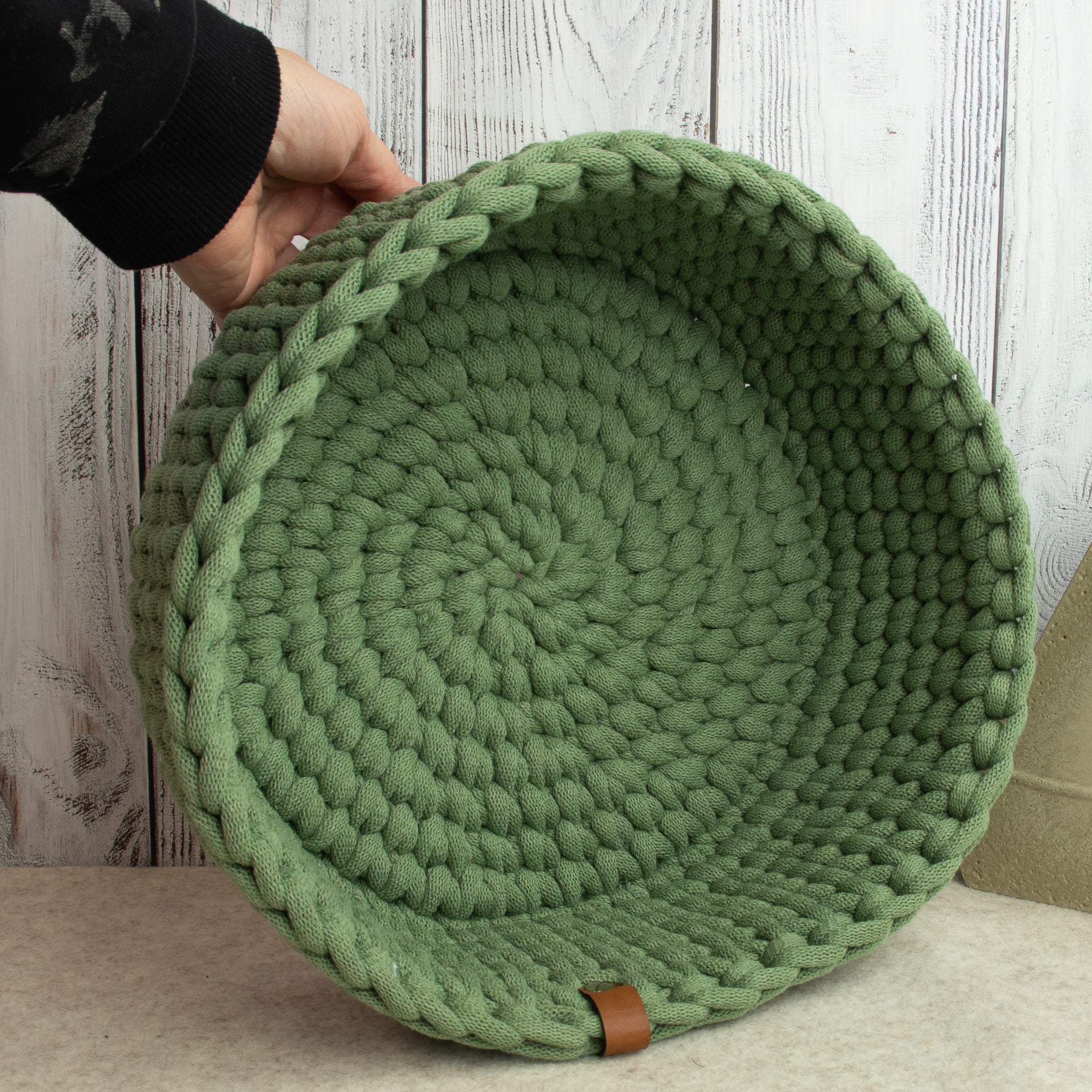 Großer Häkelkorb „Eukalyptus“ im Strickstil – Handmade Aufbewahrungskorb ca. 31 cmGroßer Häkelkorb „Sand“ im Strickstil – Handmade Aufbewahrungskorb ca. 31 cm (Kopie)