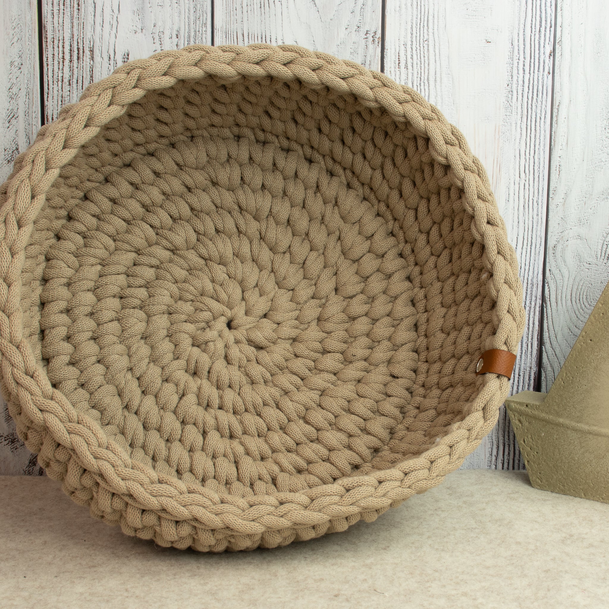 Großer Häkelkorb „Sand“ im Strickstil – Handmade Aufbewahrungskorb ca. 31 cm