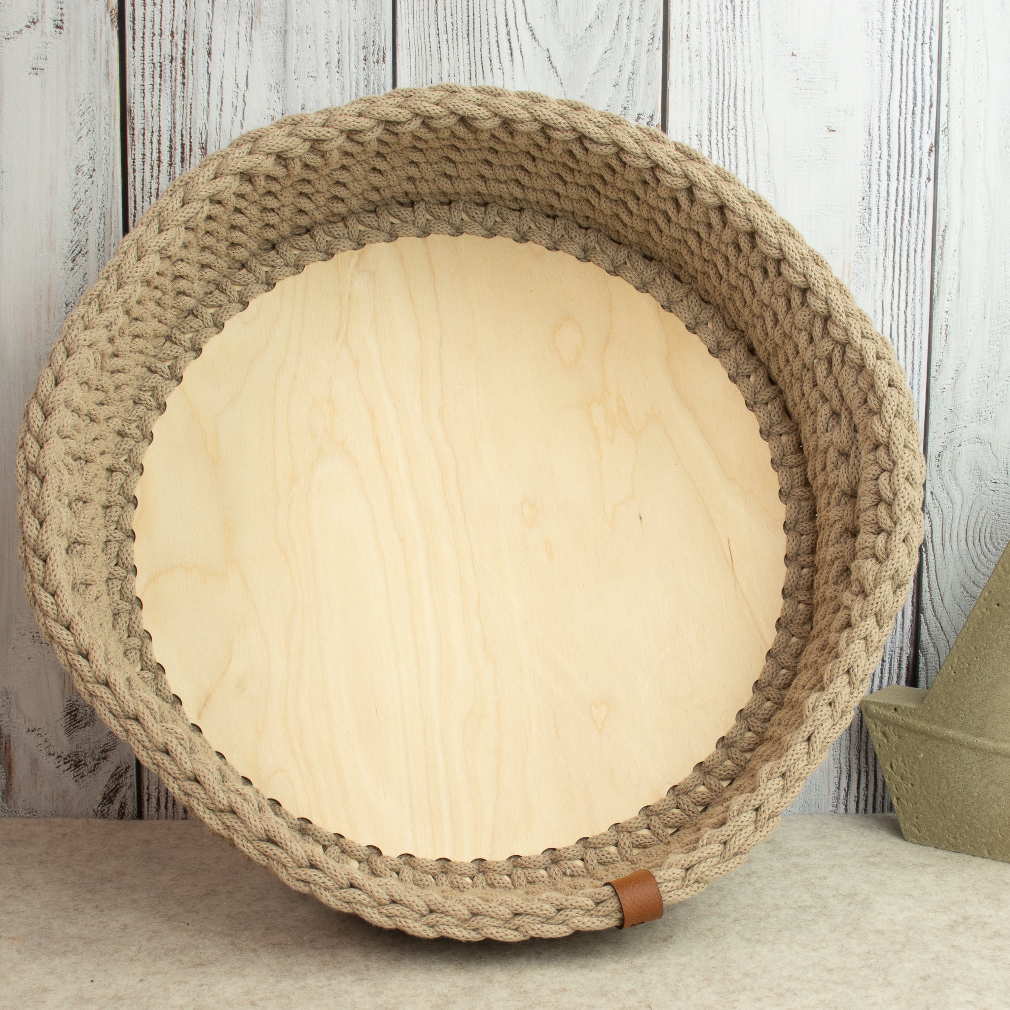 Großer Häkelkorb mit Holzboden & Griffen „Sand“ – Strickstil ca. 34 cm
